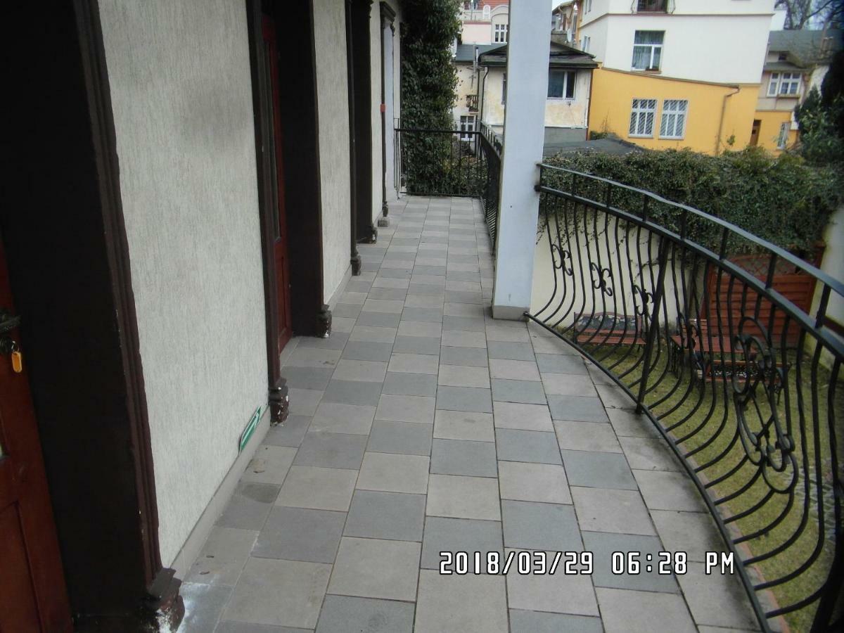 Iwona Hostel - Budget Rooms With Private Bathrooms Сопот Экстерьер фото