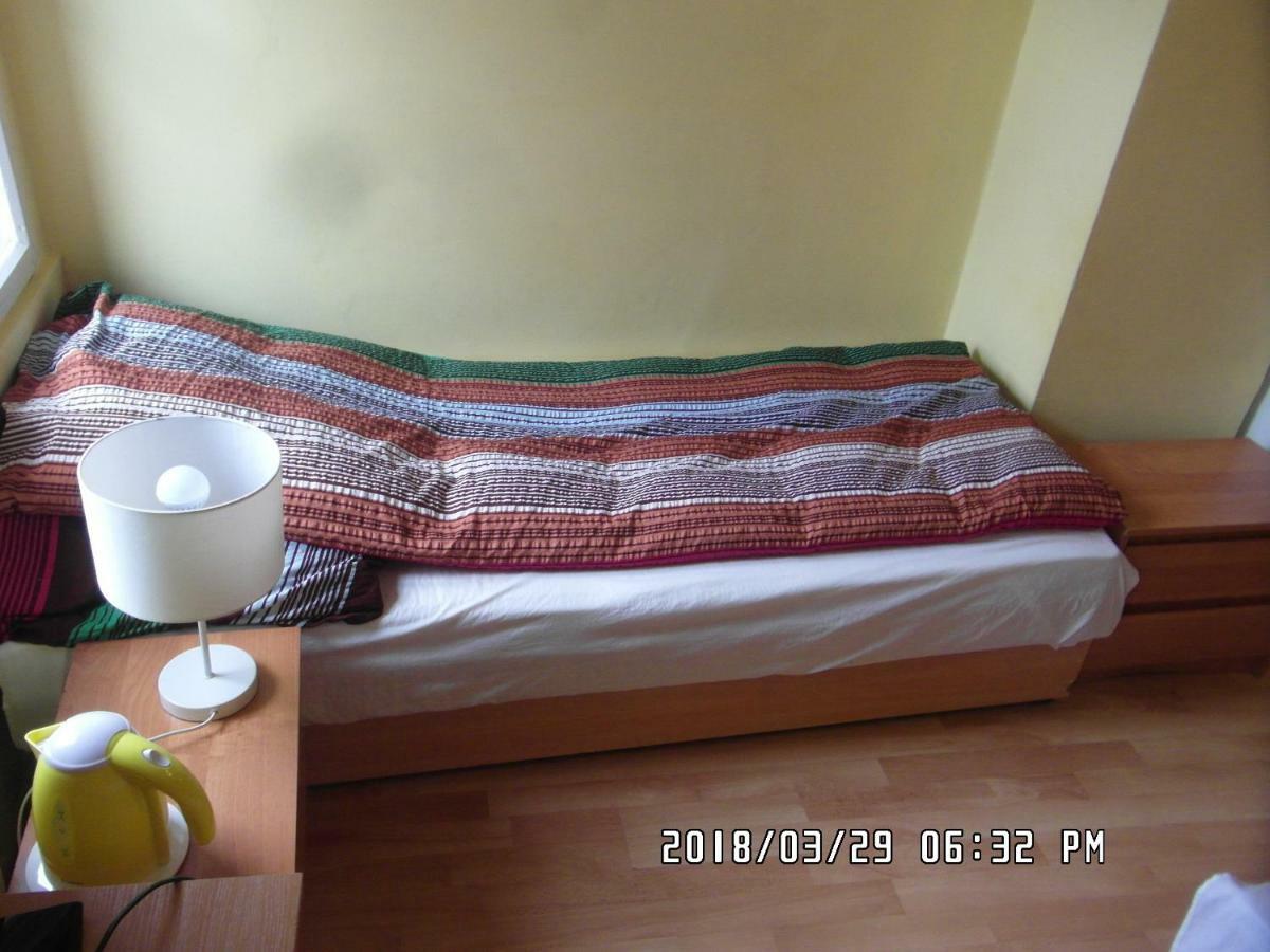 Iwona Hostel - Budget Rooms With Private Bathrooms Сопот Экстерьер фото