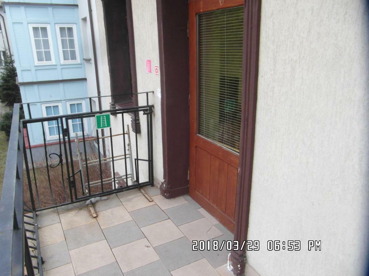 Iwona Hostel - Budget Rooms With Private Bathrooms Сопот Экстерьер фото
