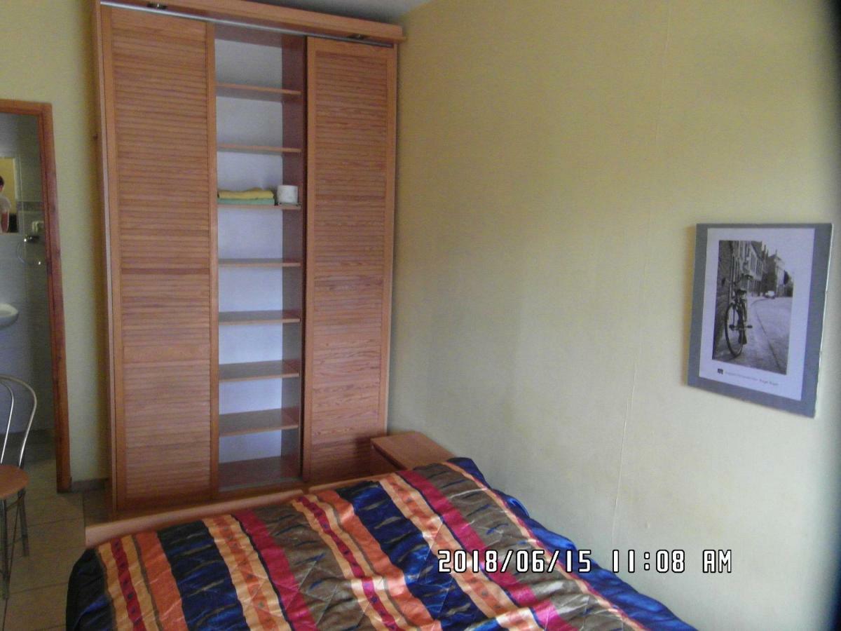 Iwona Hostel - Budget Rooms With Private Bathrooms Сопот Экстерьер фото