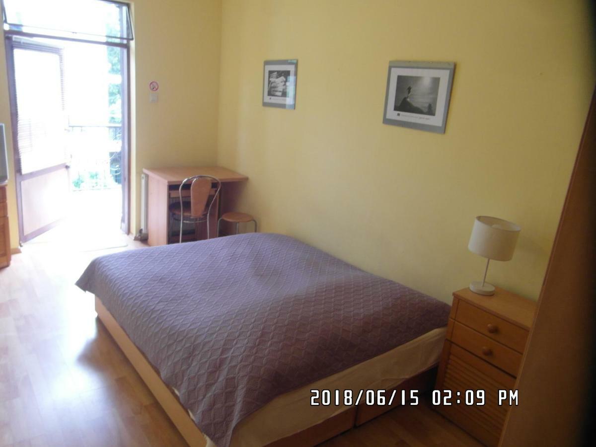 Iwona Hostel - Budget Rooms With Private Bathrooms Сопот Экстерьер фото